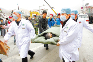 伤员救治不误时机 卫生防疫不留隐患