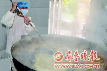 青岛药房熬膏方千元1斤 仅熬半小时不靠谱