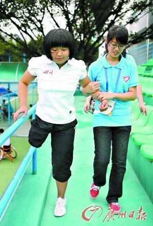 不要对残疾人“过度”帮助 助残需平等尊重真诚