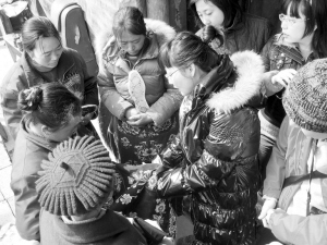 “赤脚心理师”：心理治疗的本土化范本