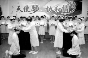 天使“加冕”