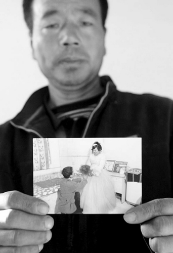 产妇医院肌注后死亡 需急救时半小时未找到大夫