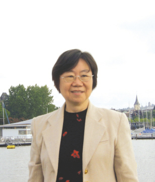学科带头人杨霓芝教授