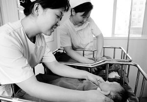 沈阳出现选择吉日剖腹生产婴儿图