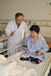 “体外遥控器，止疼你说了算”