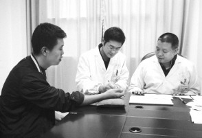 在杏林跋涉的“秀山名医”--记重庆市中医院中医师杨准