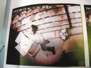 窃贼应聘到医药公司当库管员后偷贵重药品
