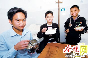 广西博白中学所有学生注射疫苗控制甲肝