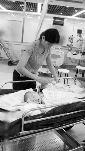 2岁半男童坠下3楼 姥姥张开双臂接住外孙