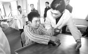 中医帮助“管中人”康复