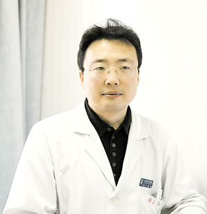 老人患青光眼 多数需“青白联合”手术