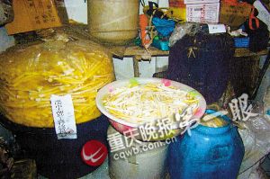水产老板勾兑出防腐剂 四五月鲜竹笋保鲜到年底卖