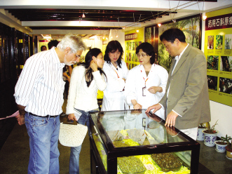 上海蔡同德堂举办“枫斗文化科普展”