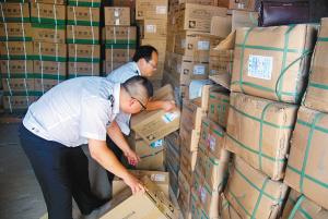 陕西商洛发现大量过期药品 执法部门查处无人认领