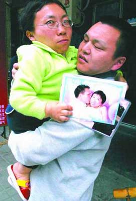 身高80厘米女子结婚无法找到合适婚纱