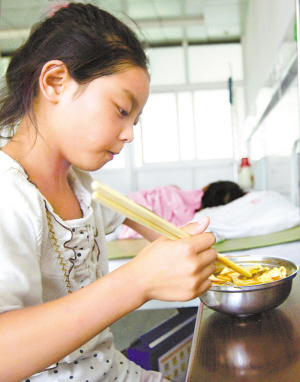 凤翔铅中毒儿童接受免费治疗