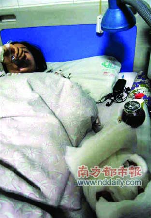 母亲欲自断手指为女儿接指