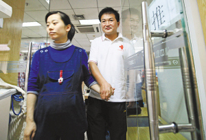 男子为报恩无偿献血上百次