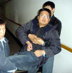 父母不愿承担手术费起诉重病儿子欲断绝关系