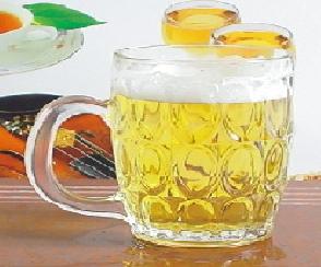 用啤酒4步神奇收缩毛孔