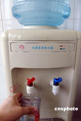 饮水机内胆存水藏致病菌导致腹泻