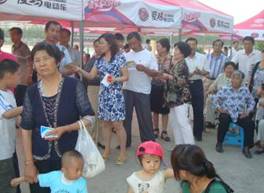 甘肃省敦煌市“夕阳红丝带组织”开展预防艾滋病宣传活动