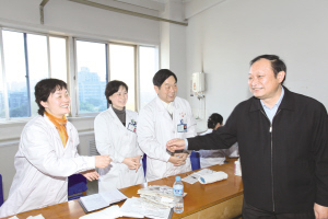 把“大医精诚”贯彻到医院服务各环节