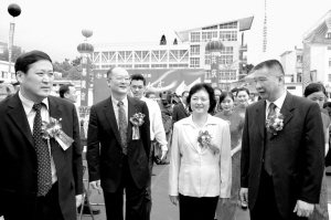 书写南粤大医精诚——暨南大学附属第一医院（广州华侨医院）建院30周年巡礼