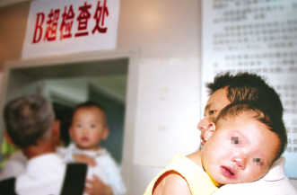 毒奶粉患儿筛查，医院超负
