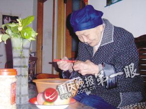 百岁老太透露健康秘诀：一定要睡饱