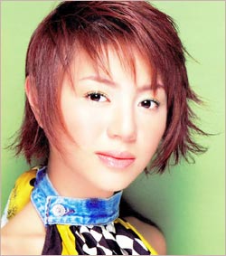 流行：2005春秋水耀律动式彩妆