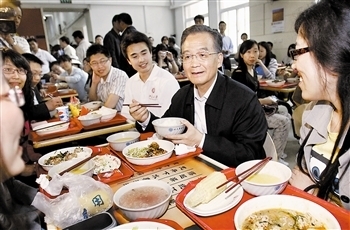 中共领袖们吃过的“工作餐”