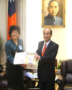 国医大师朱良春与台湾王金平的交往
