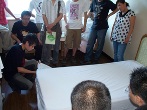我校奥运村（残奥村）住宿服务团队开展实际操作培训