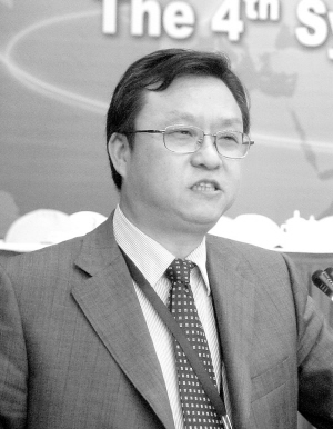 治疗缓慢性心律失常的多中心随机双盲平行对照临床试验