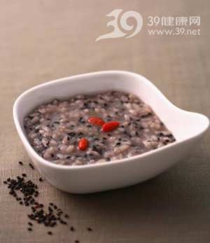 黑芝麻红豆粥 滋补功效强