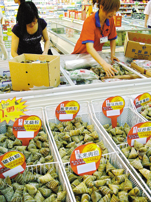 “返青粽叶”多是泡过硫酸铜