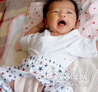 亲子指南：15种新生儿“异常”不用理
