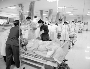 乌鲁木齐的生死营救—— “7·5”事件现场急救纪实