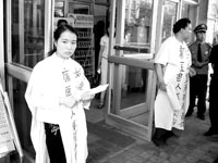 高龄产妇难产死亡 家属问责医院