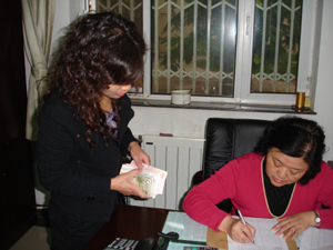 全校师生踊跃为四川地震灾区捐款