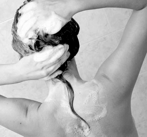 洗发水里啥成分 保湿因子润发精华都是啥？