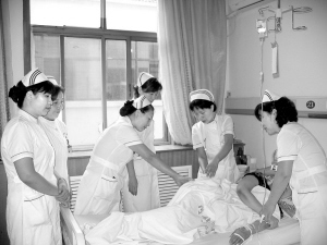 标准化 精细化 亲情化——河南科技大学第二附属医院深化优质护理服务侧记