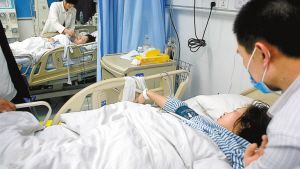 10余人因食用野蘑菇中毒 多人未脱离生命危险