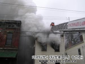 研究称空气微粒子会增加消防员患心脏病危险