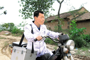 关中好村医 坚强李文强
