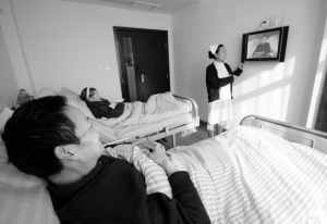 “养生讲座”进病房