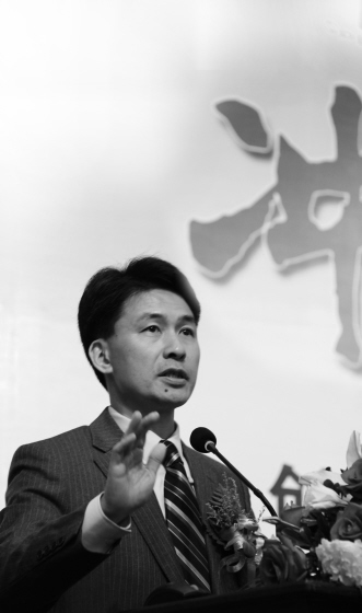 在相对的孤立中完善自己