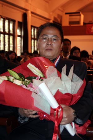 基础医学院研究生曾柱获北大“学生五·四奖章”