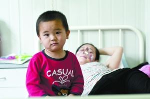 基金会连发微博为患病村民募捐 引千人关注转发